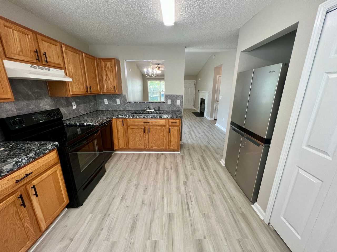 204 Ashewood Commons Dr - Photo 5 of 17