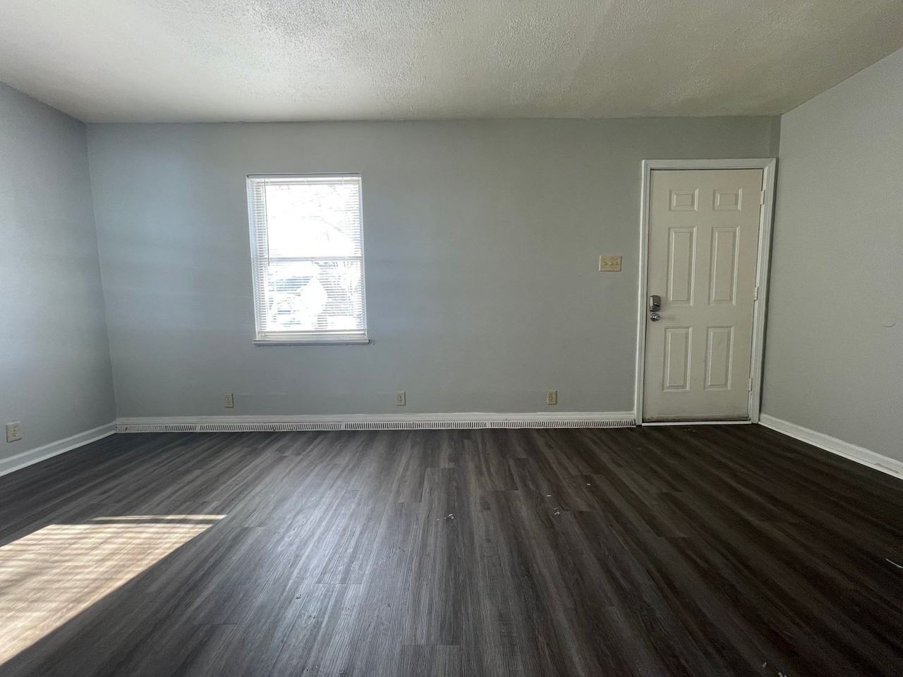 1906 E 25th St - Photo 3 of 11