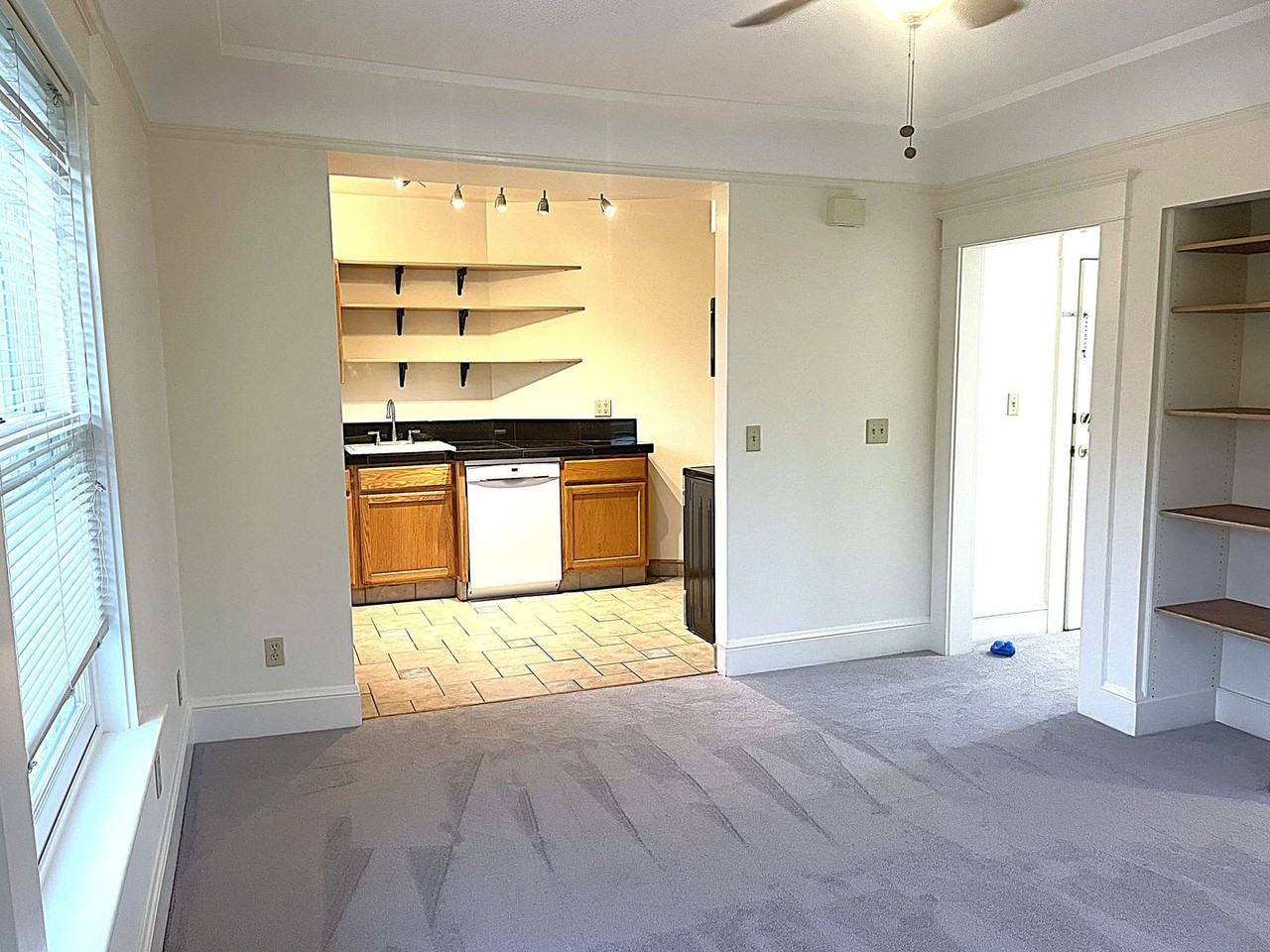 442 Ne Russell St - Photo 2 of 21