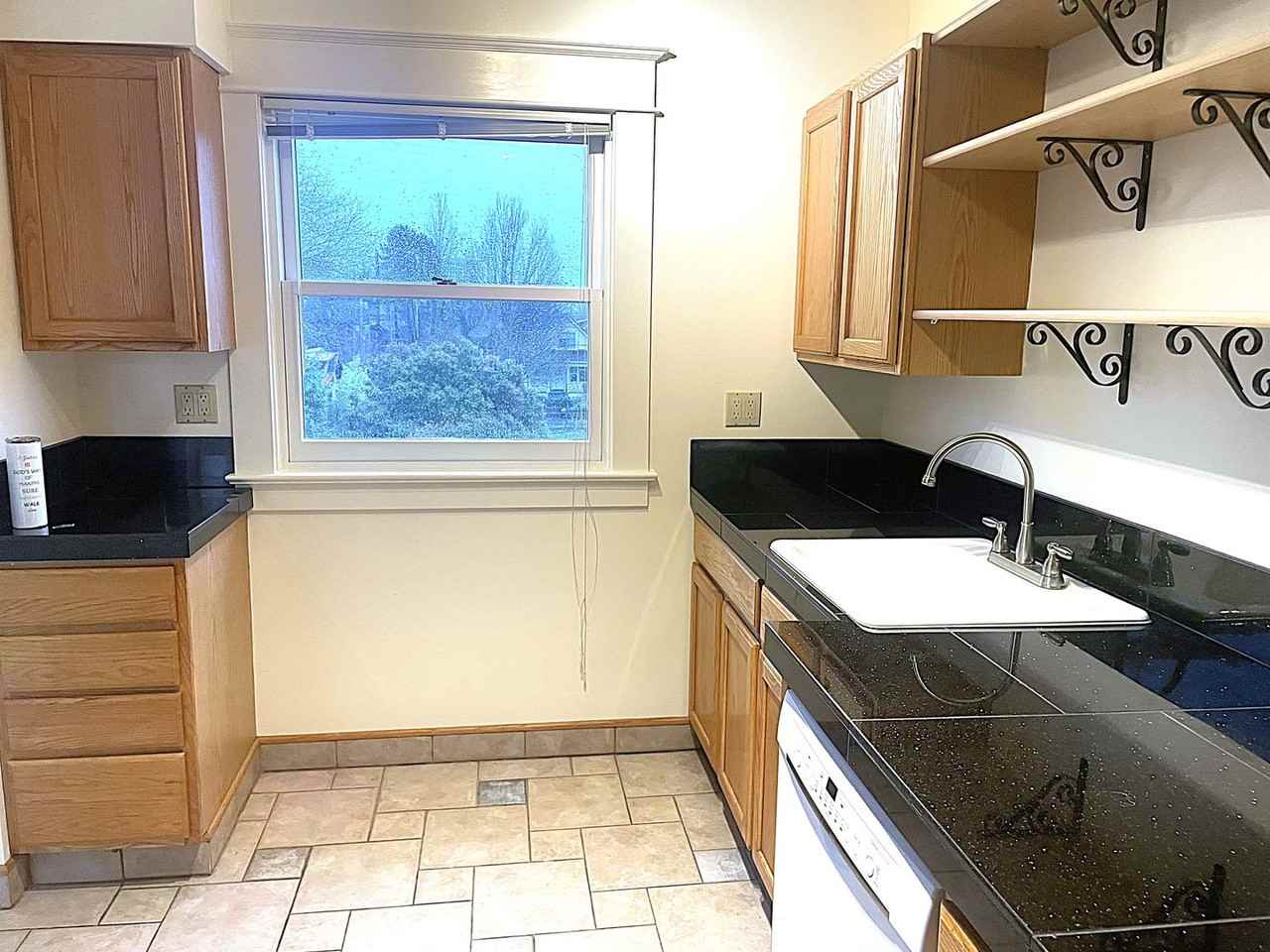 442 Ne Russell St - Photo 6 of 21