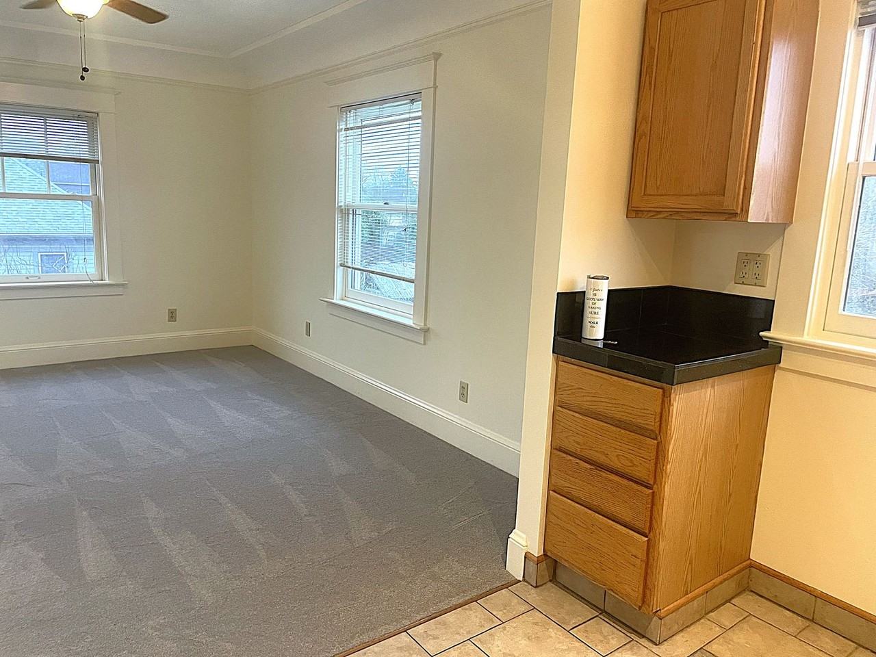 442 Ne Russell St - Photo 7 of 21