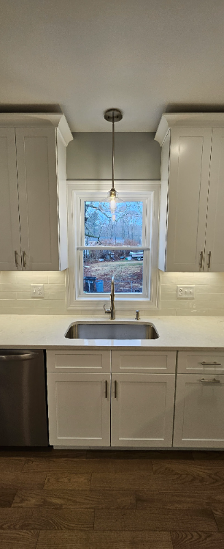 7 Coggeshall Ave - Photo 7 of 40