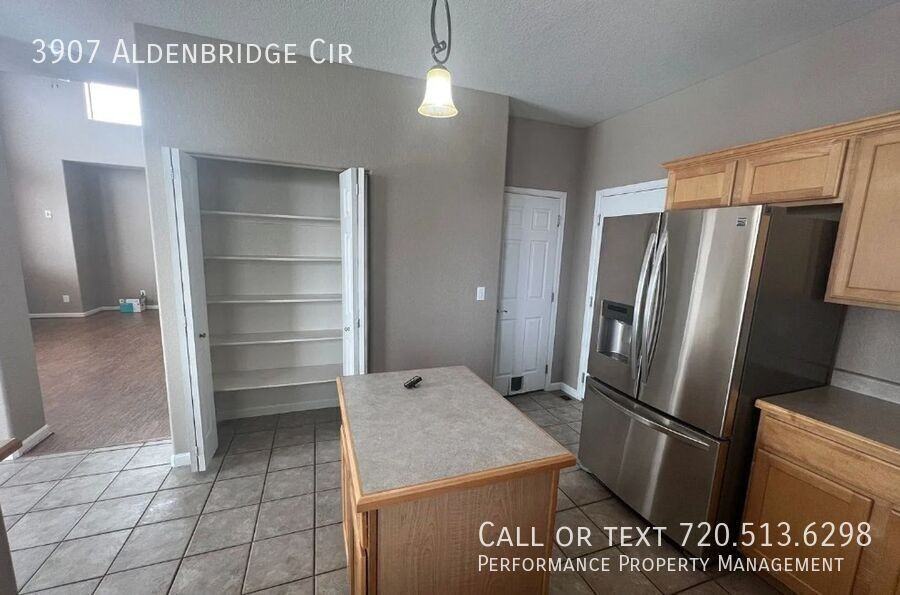 3907 Aldenbridge Cir - Photo 5 of 18