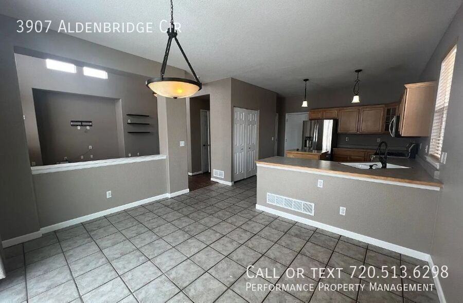 3907 Aldenbridge Cir - Photo 6 of 18