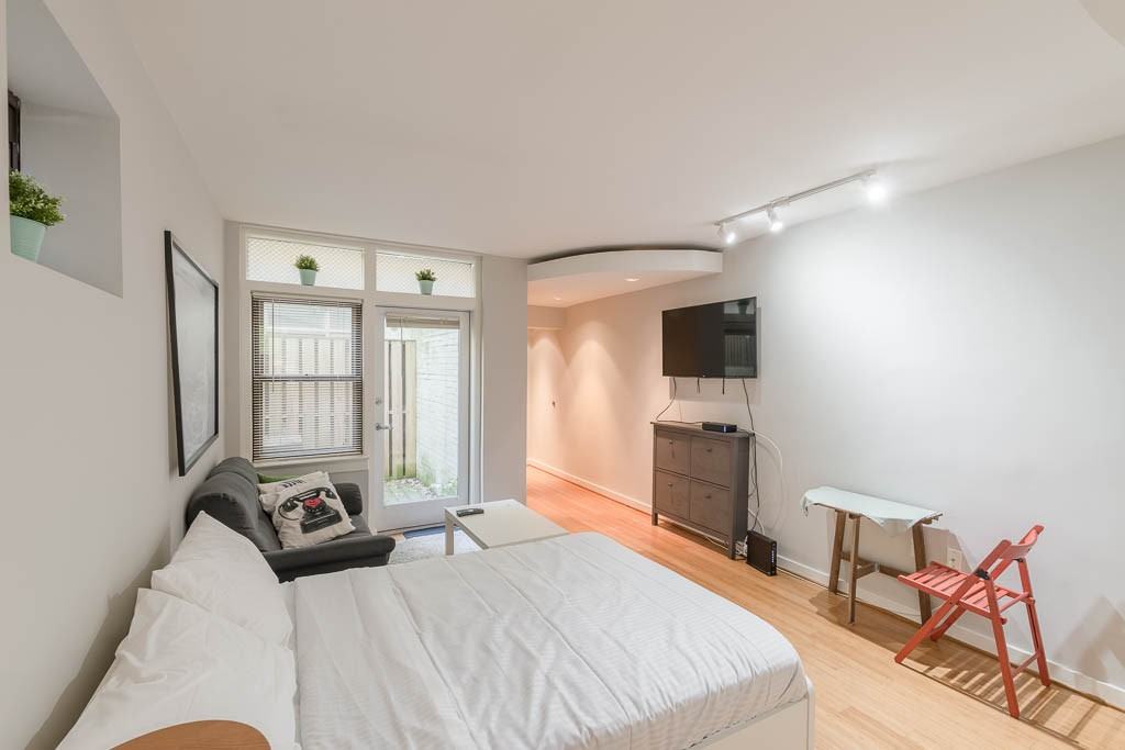 116 N Carolina Ave Se #103 - Photo 3 of 6