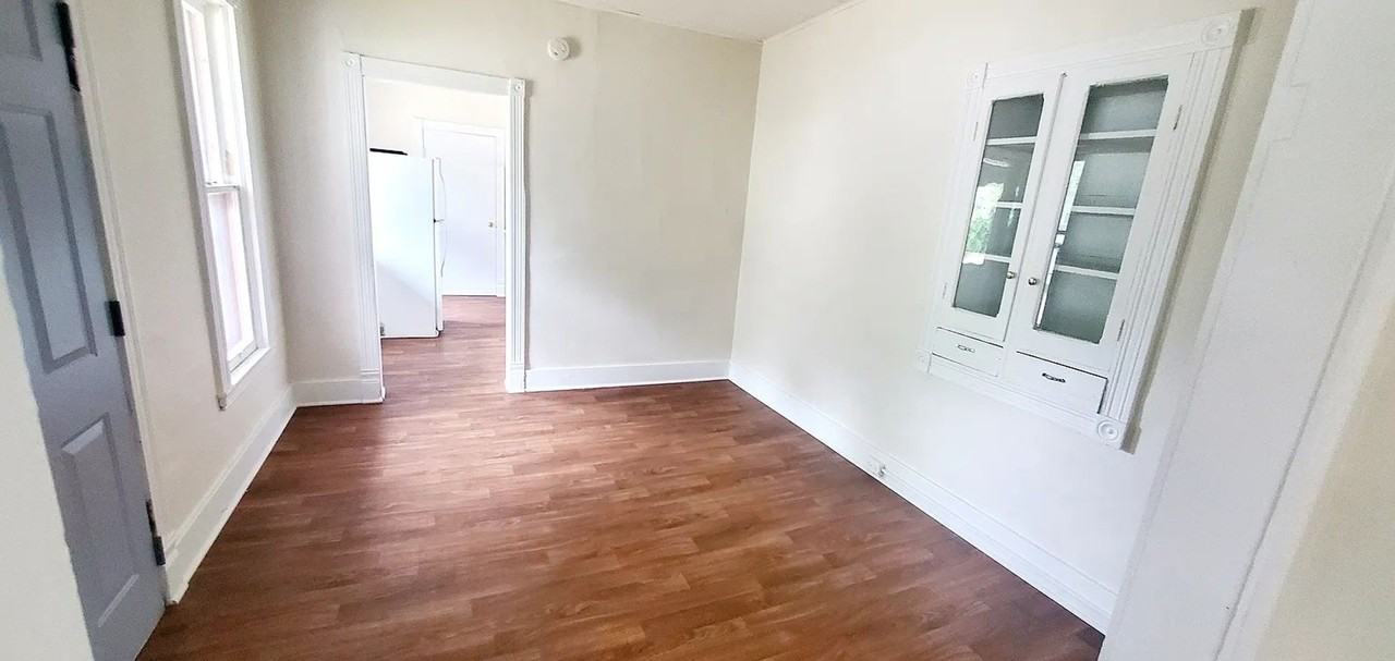 1802 Madison Ave Se - Photo 5 of 20