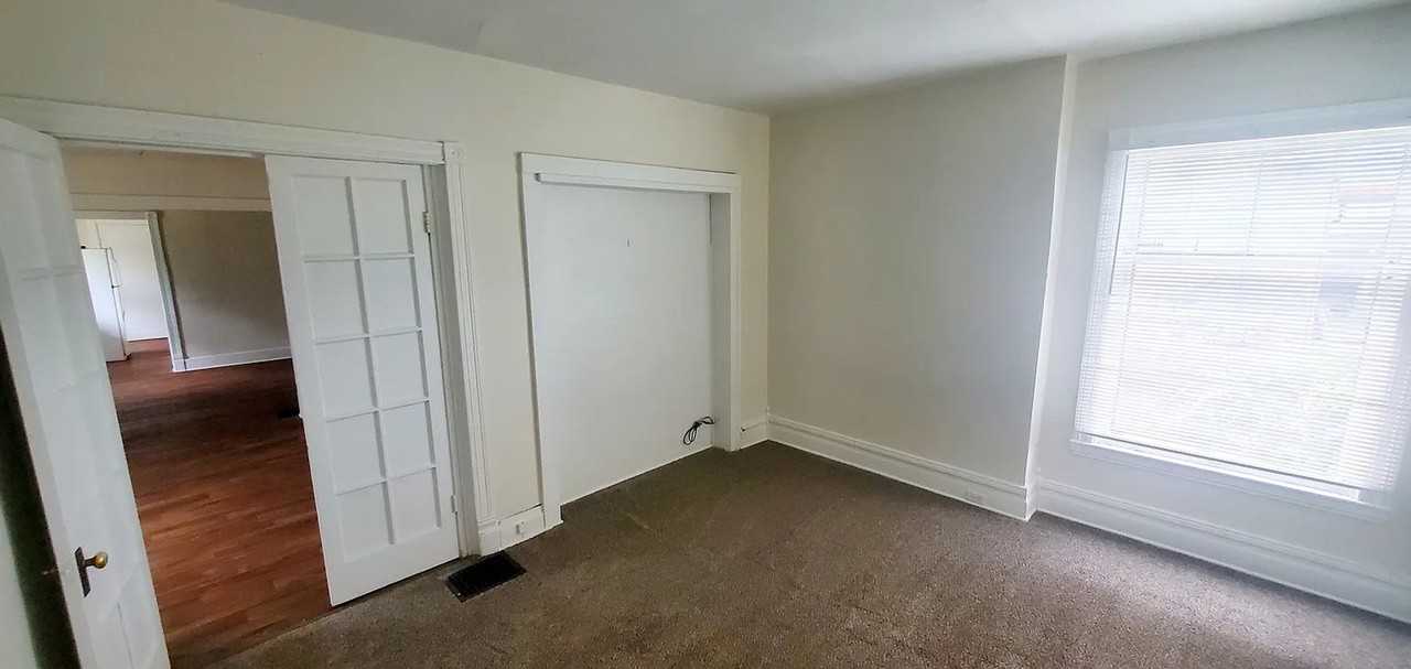 1802 Madison Ave Se - Photo 6 of 20