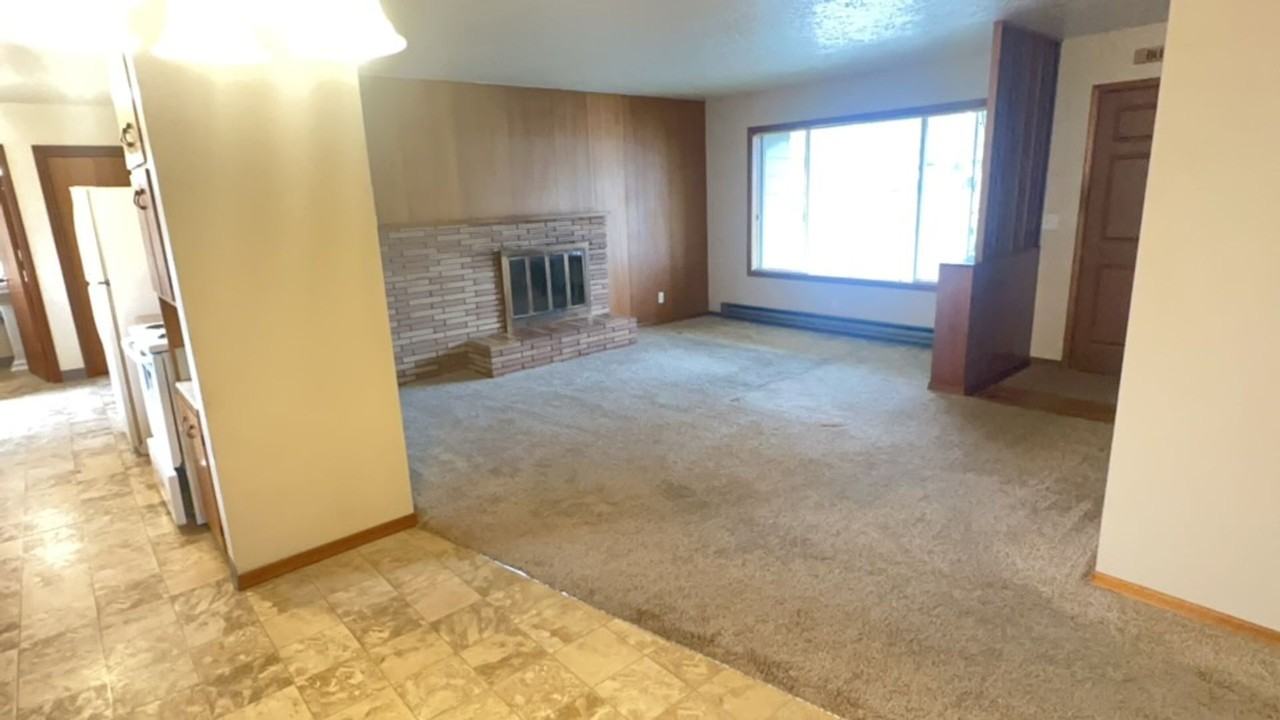 424 Ne Chestnut St - Photo 3 of 18