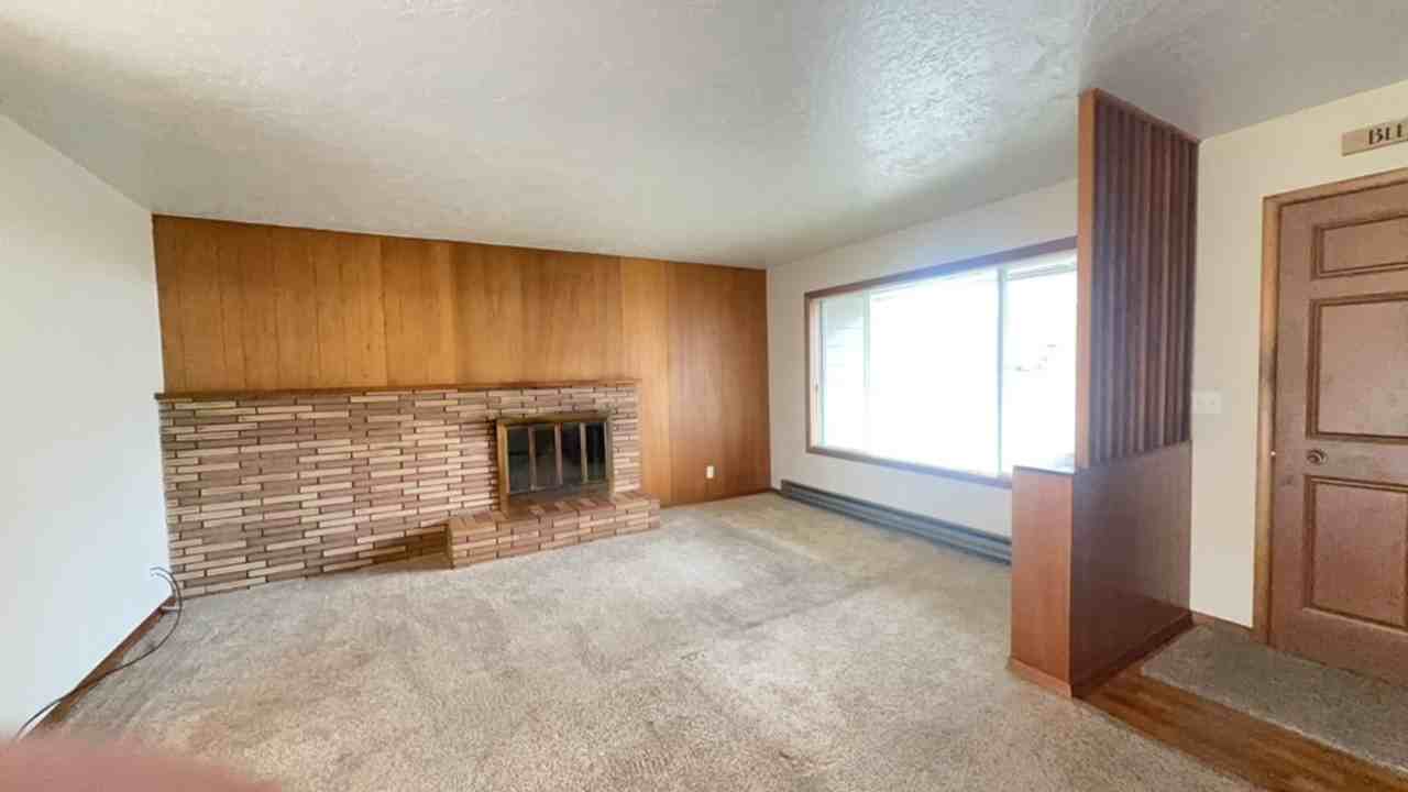 424 Ne Chestnut St - Photo 6 of 18