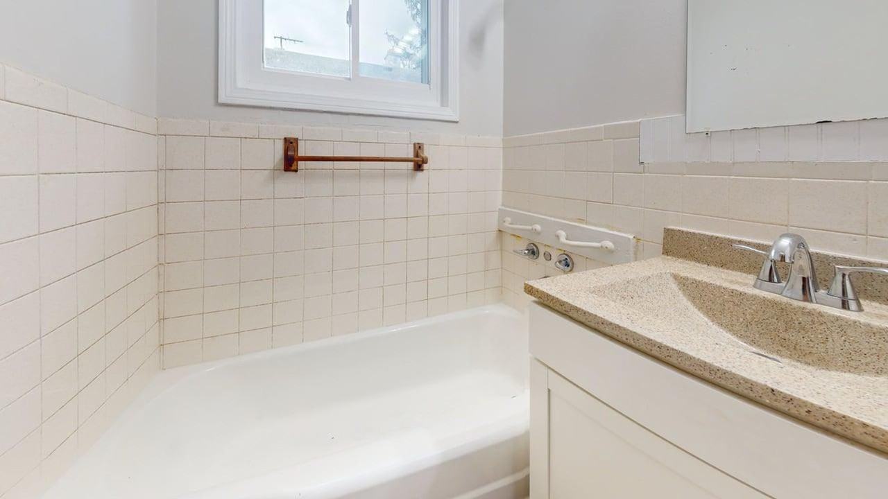 770 Triplett Blvd - Photo 2 of 11