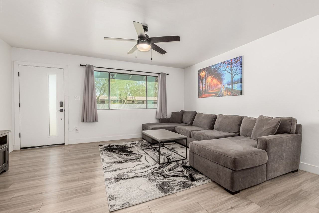 6622 E Avalon Dr - Photo 6 of 30