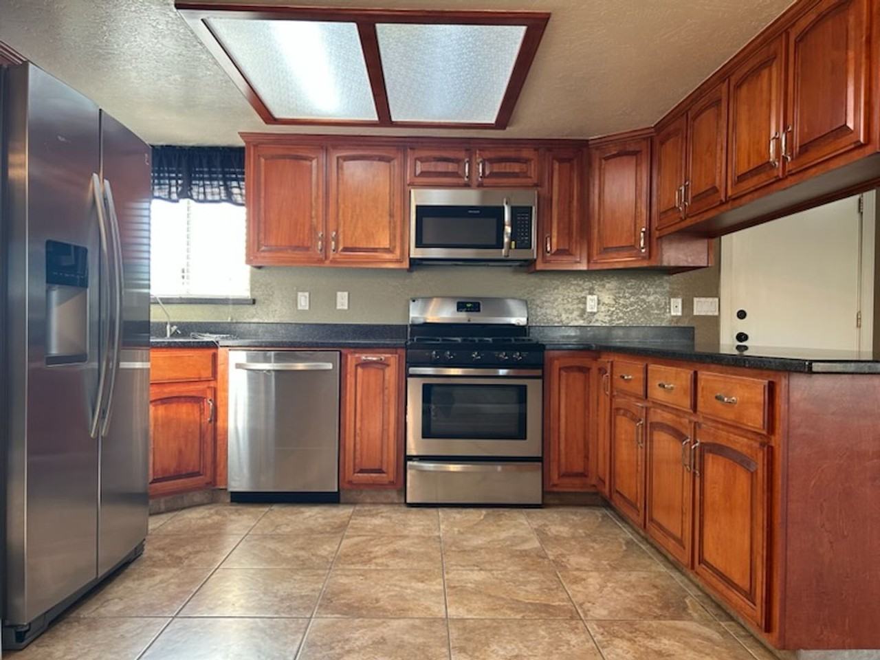 520 S Silver Ridge St - Photo 5 of 21