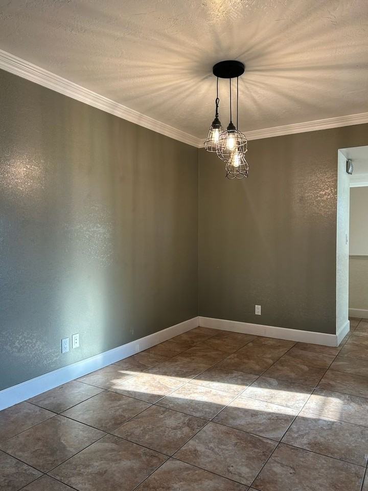 520 S Silver Ridge St - Photo 7 of 21