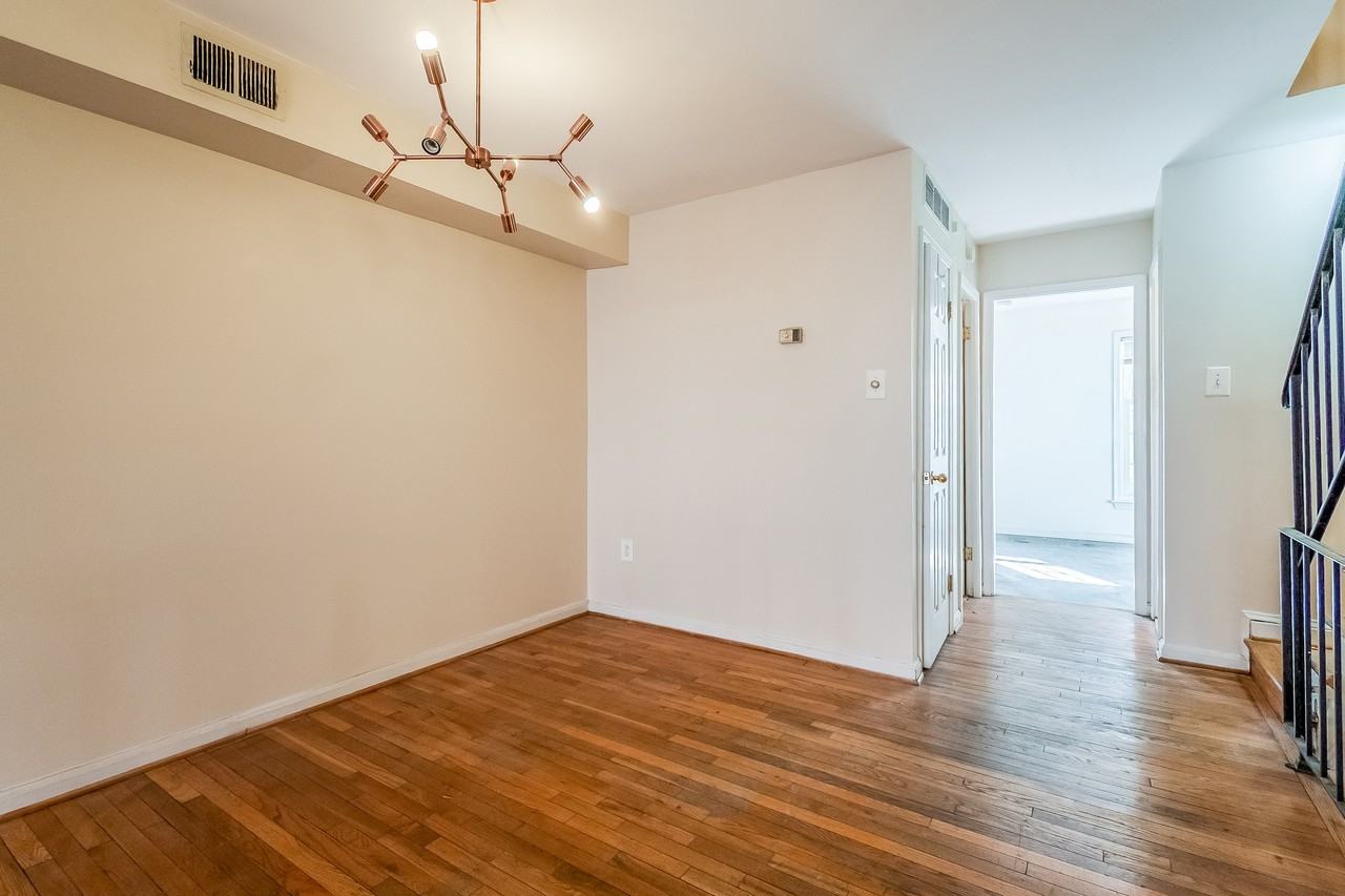 1839 Biltmore St Nw #B - Photo 7 of 22