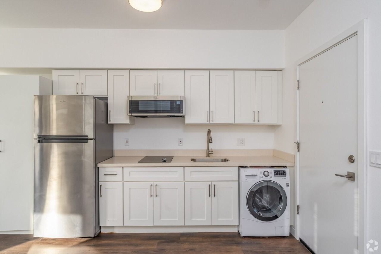 Modern Wallingford Studios with Parking, Transit Access & Pet - Photo 5 of 22