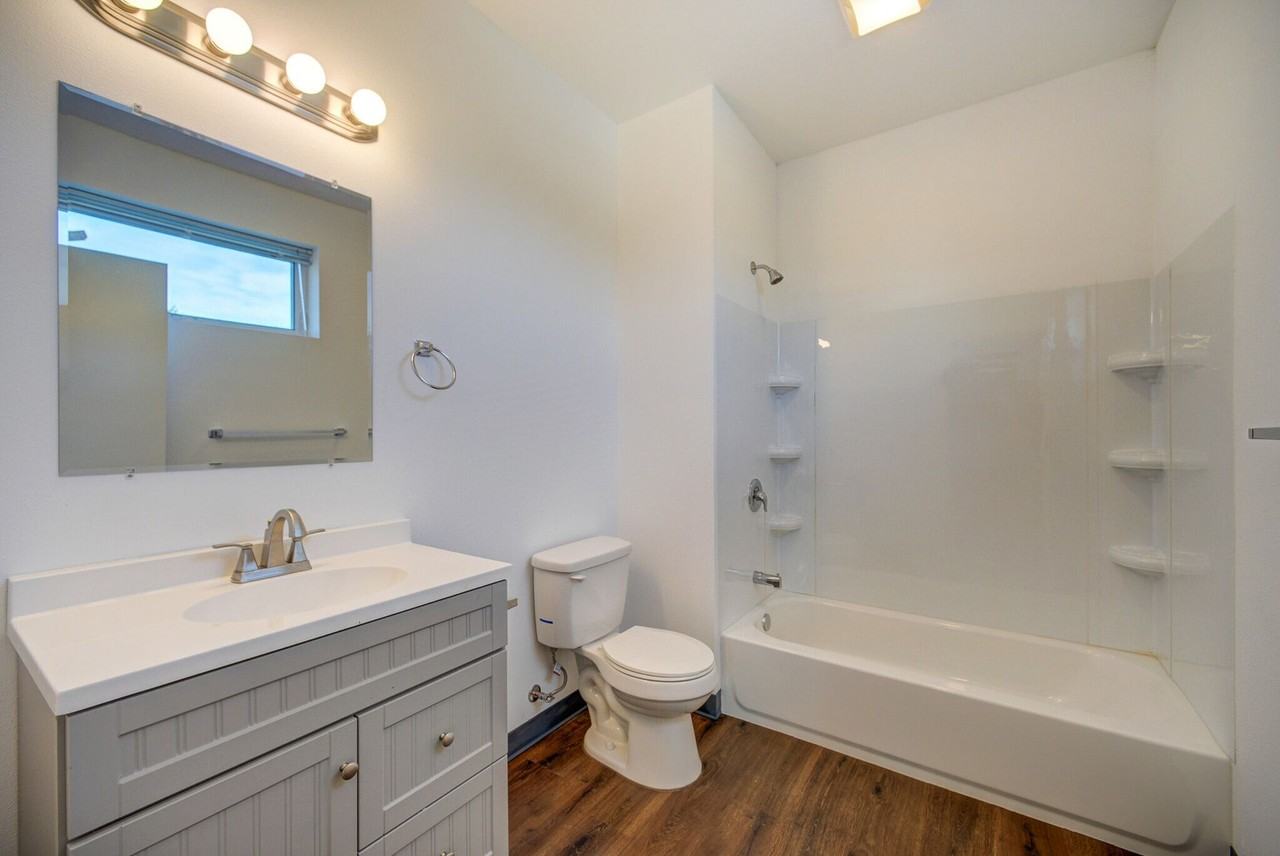 Modern Wallingford Studios with Parking, Transit Access & Pet - Photo 6 of 22