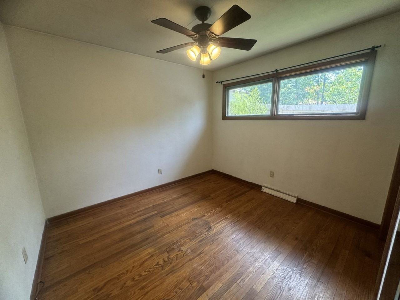 1906 E Maxwell Ln - Photo 5 of 22