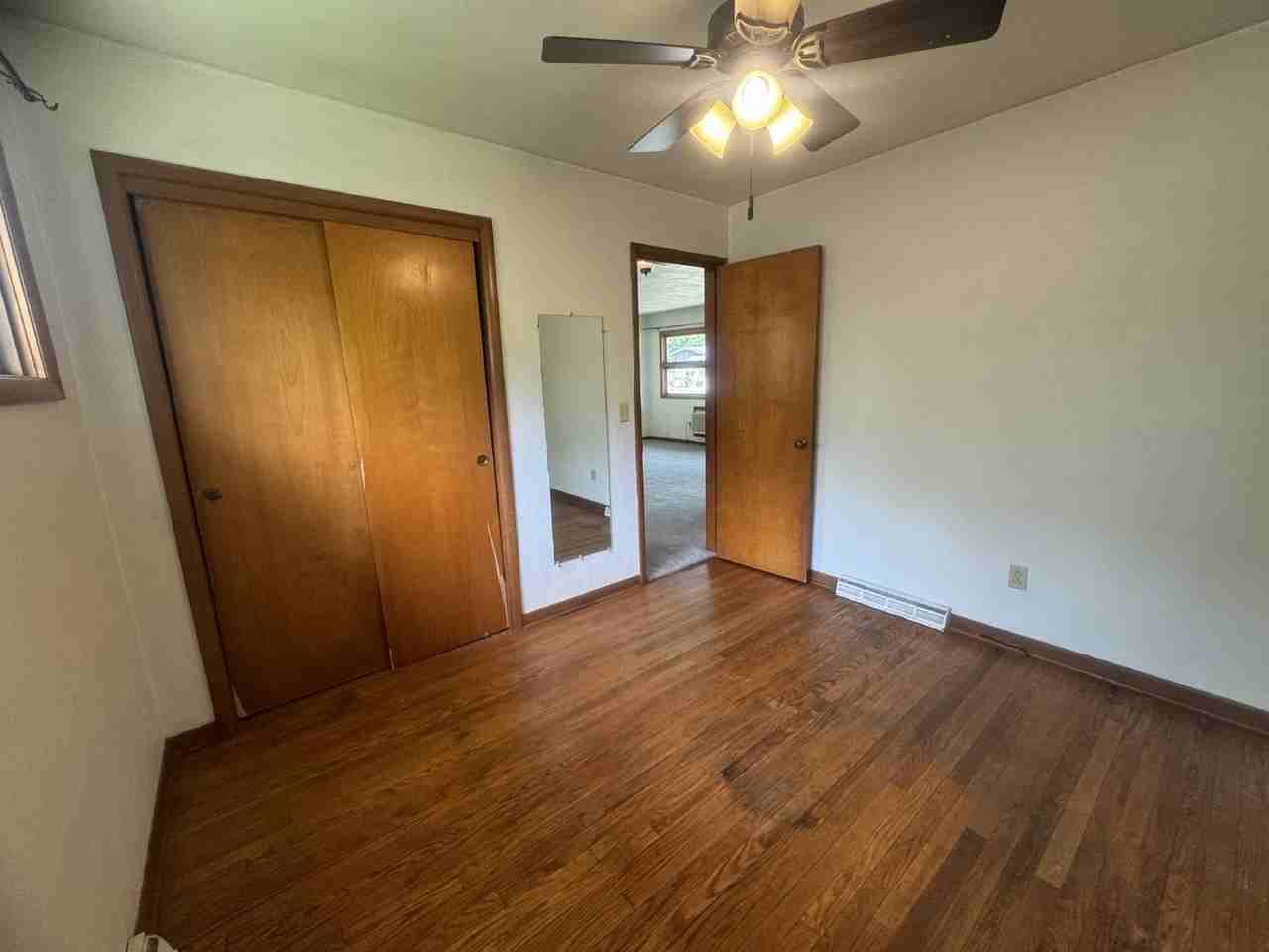 1906 E Maxwell Ln - Photo 7 of 22