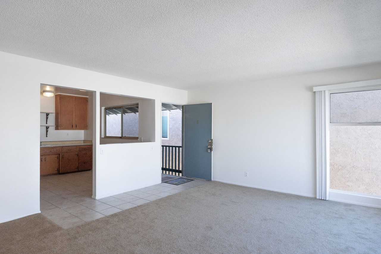 137 Simi Ave - Photo 2 of 17