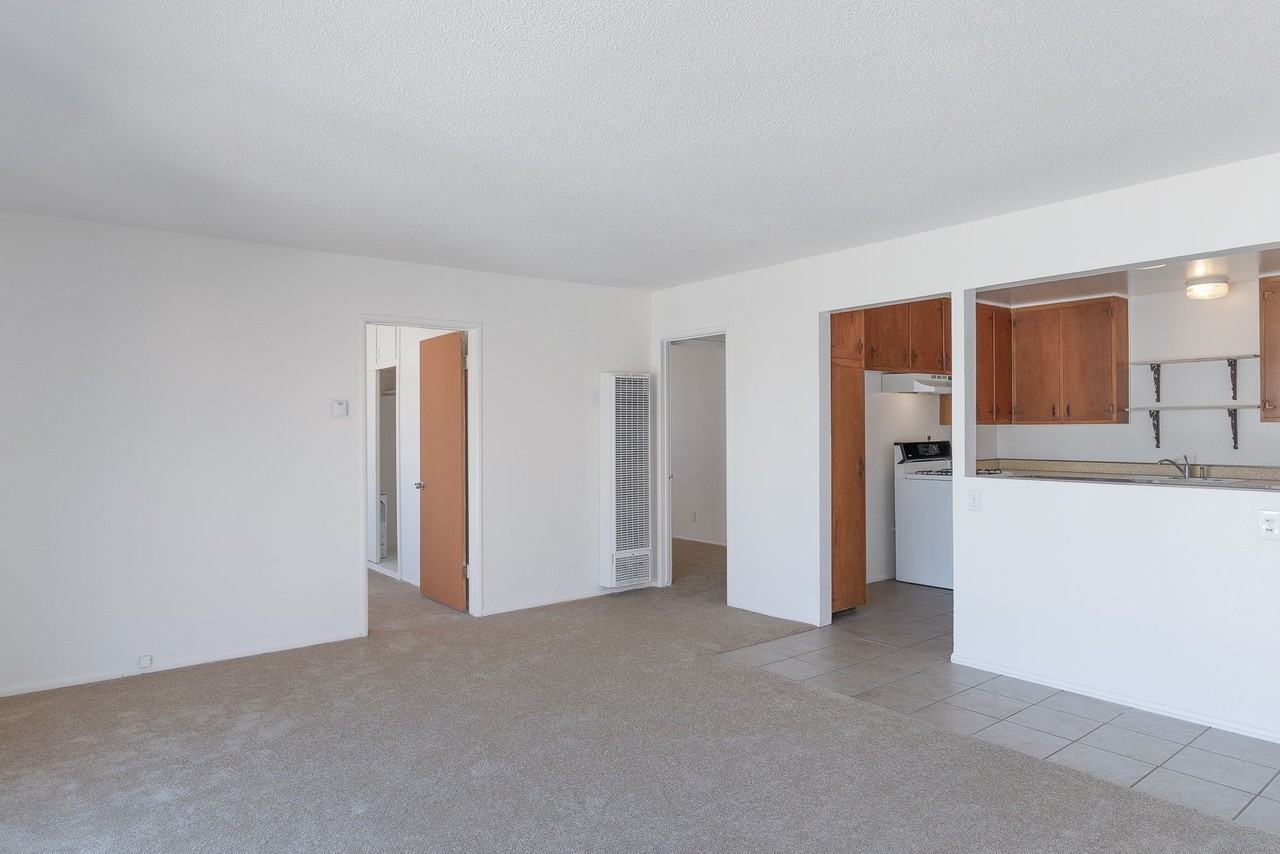 137 Simi Ave - Photo 4 of 17