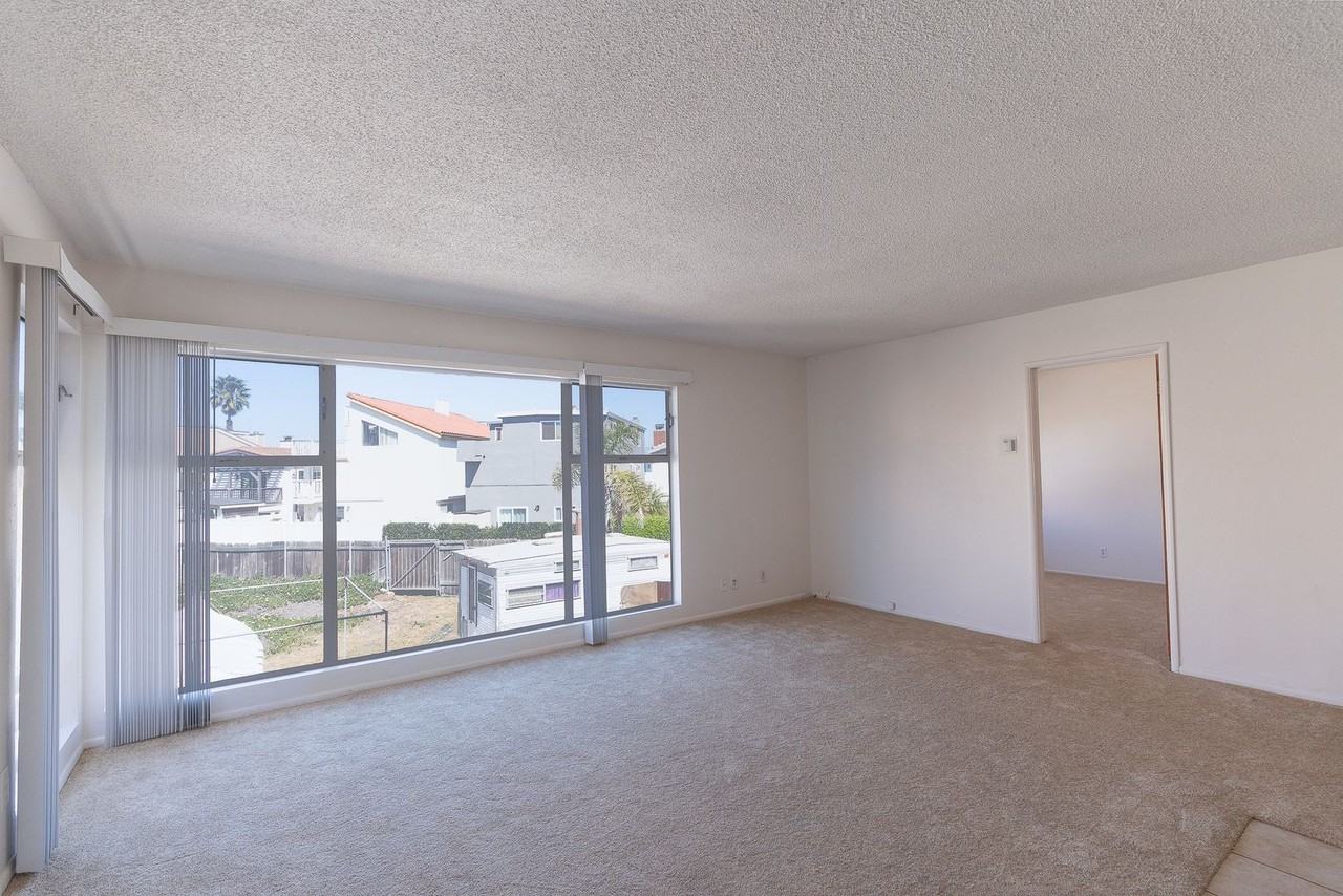 137 Simi Ave - Photo 6 of 17