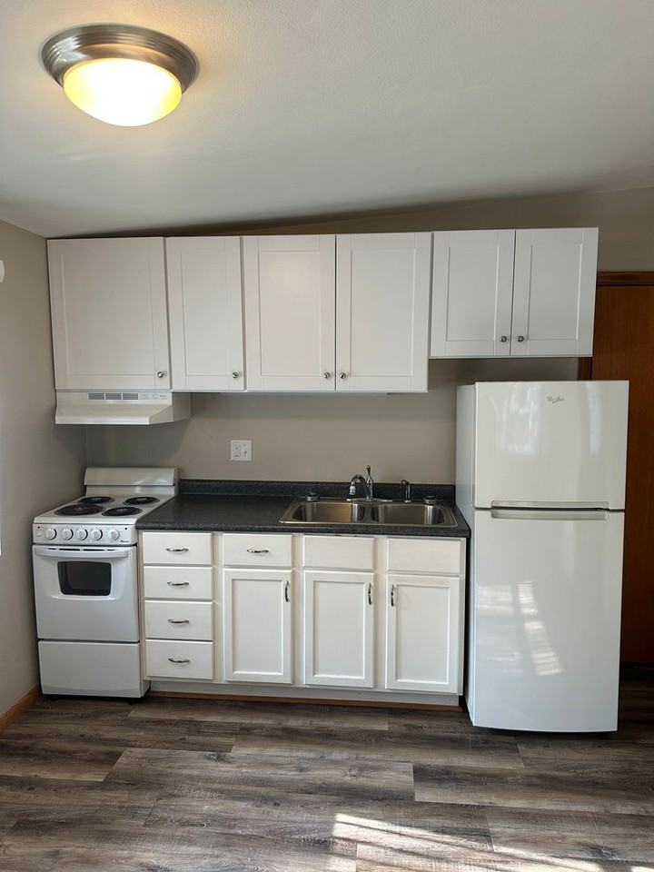 ODAAT LLC 1910-1920 Apartments - Photo 3 of 30