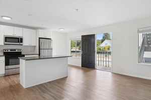 featured image of 7 Cantril St