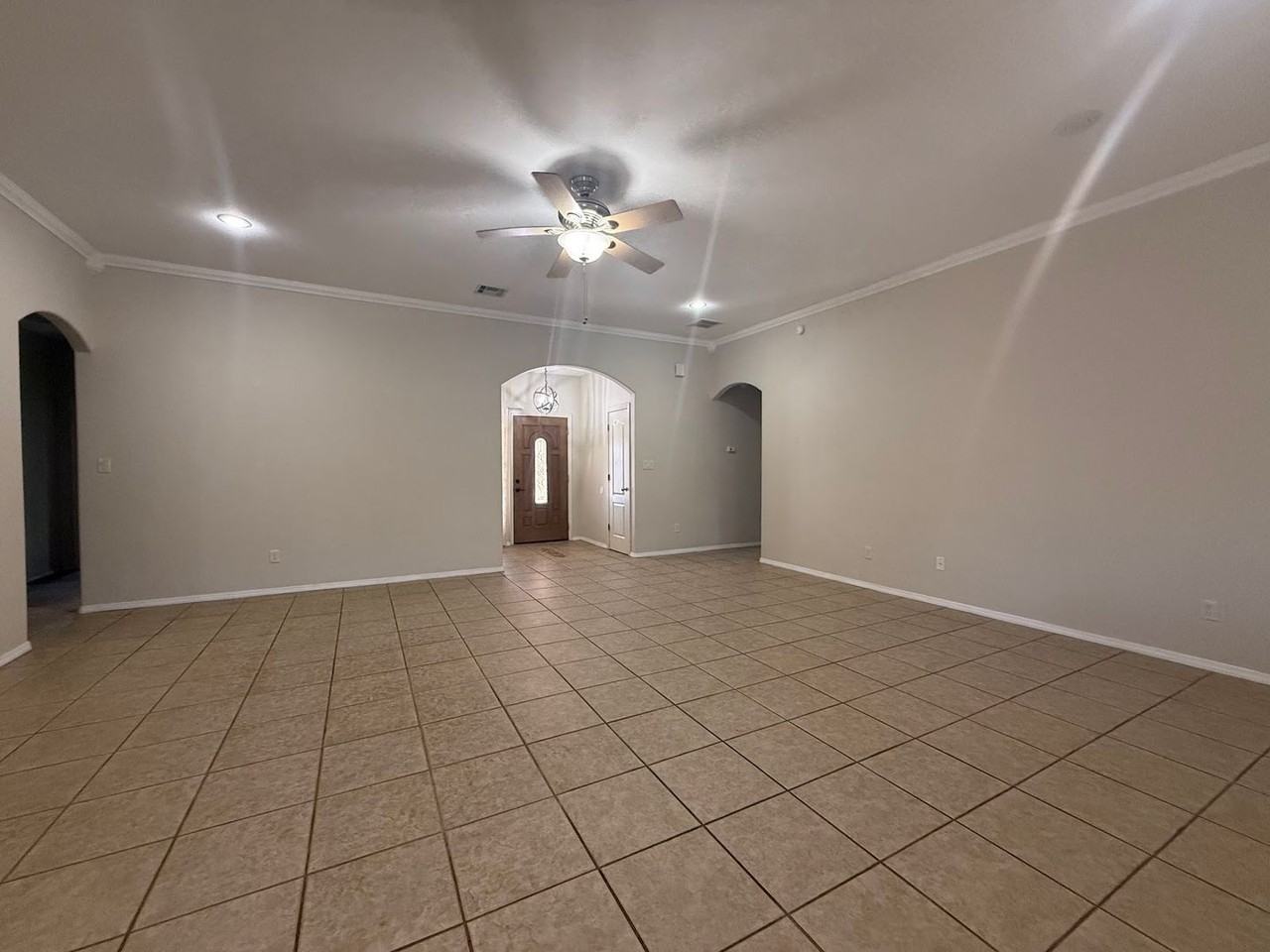 917 Playa Azul St - Photo 5 of 20