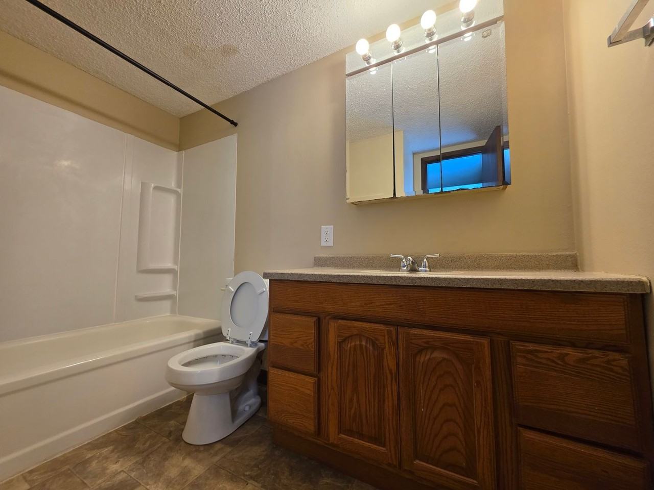 2901 9th St - Photo 2 of 6