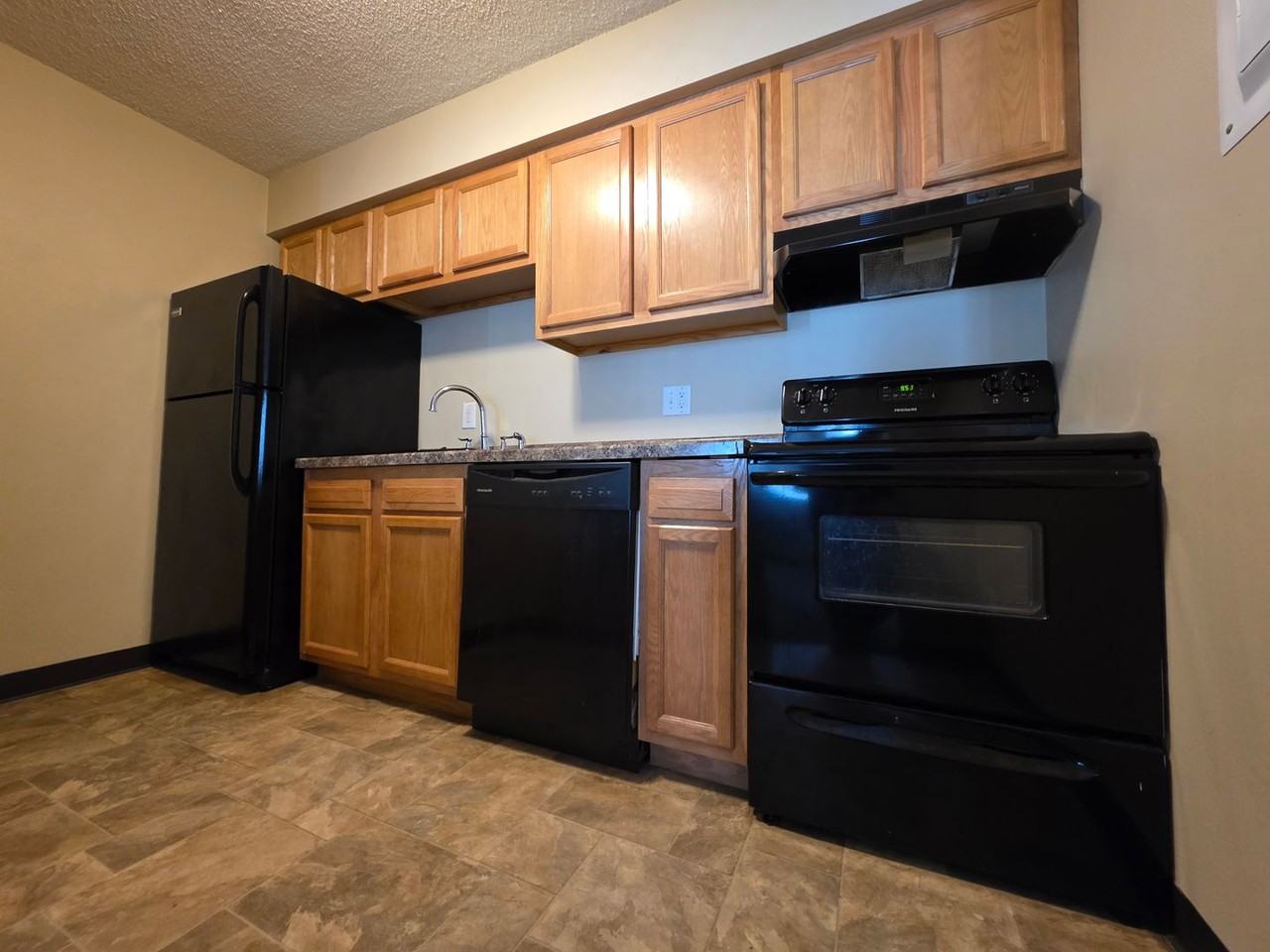 2901 9th St - Photo 3 of 6