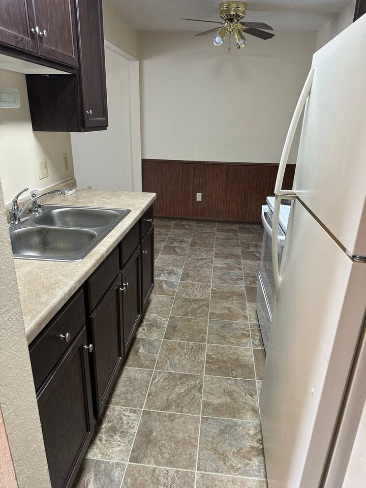 200 5th Ave N #105 - Photo 2 of 5