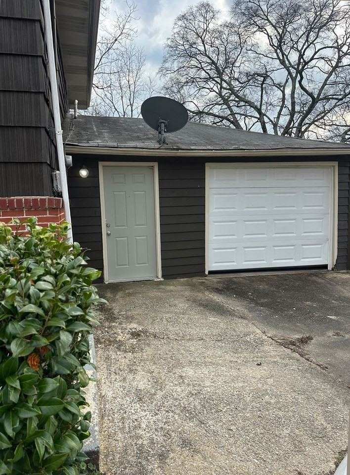 1220 Skyline Dr - Photo 4 of 17