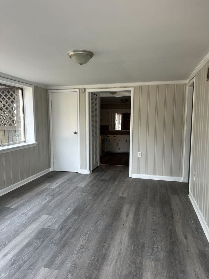 1220 Skyline Dr - Photo 7 of 17