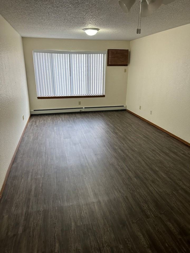 624 13th St S #201 - Photo 3 of 20