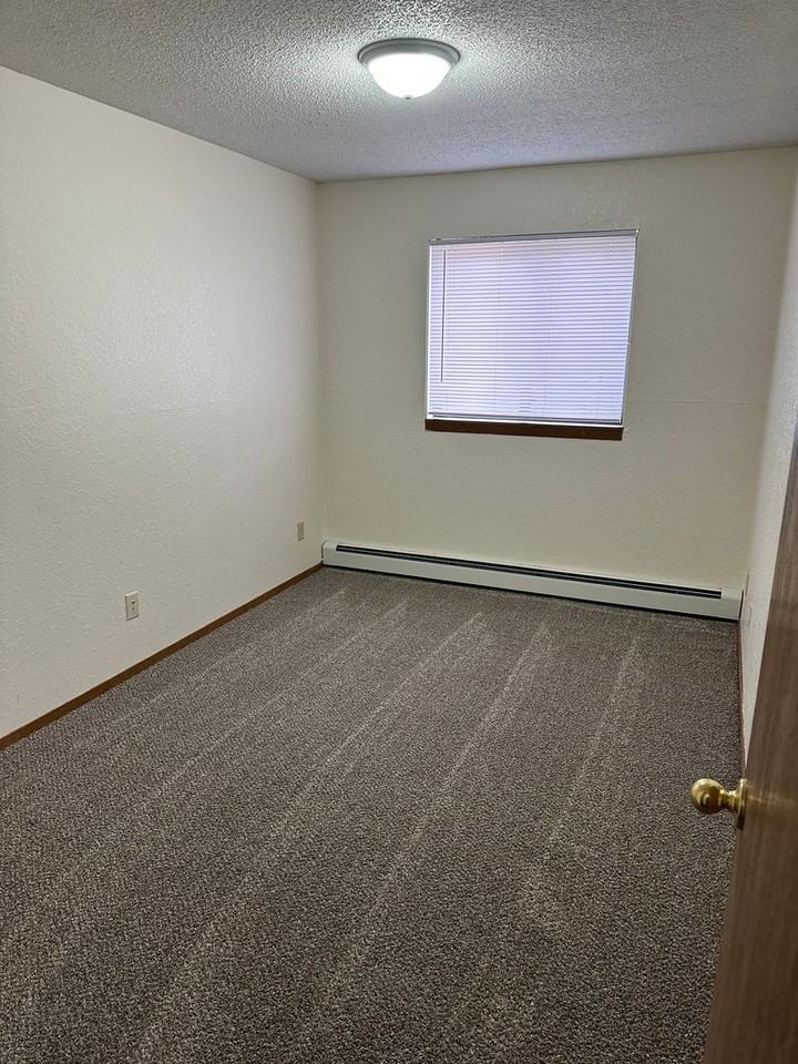 624 13th St S #201 - Photo 4 of 20