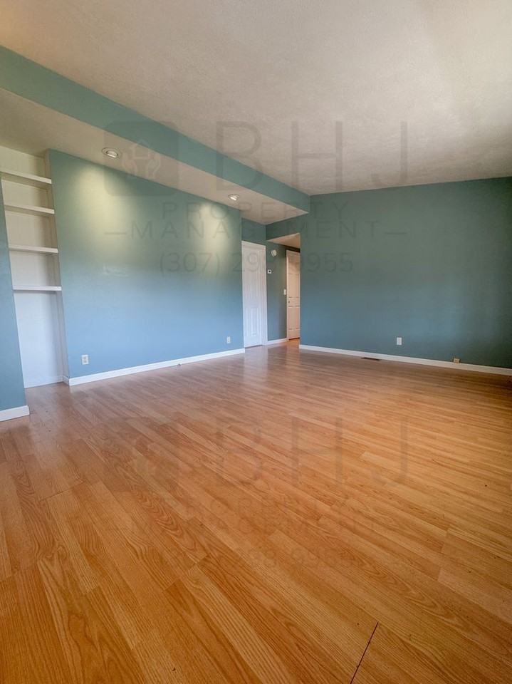 41 Landon Ln - Photo 2 of 46