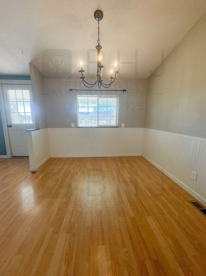 41 Landon Ln - Photo 4 of 46