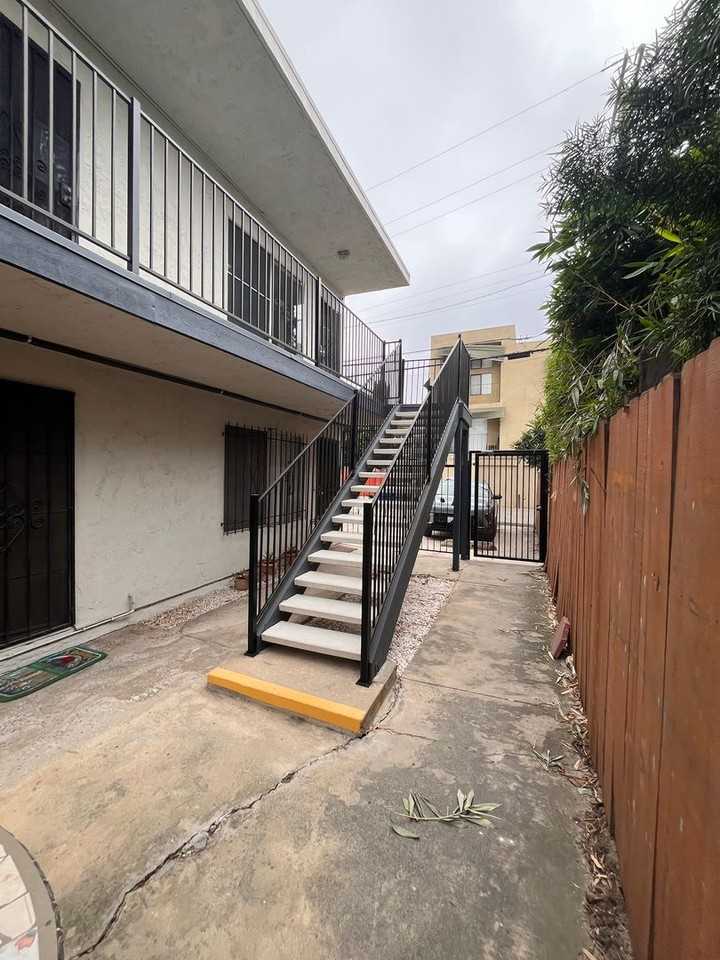 4511 36th St #7 - Photo 3 of 21