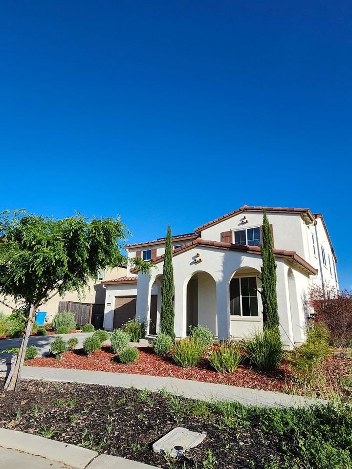 835 Berryessa Way - Photo 3 of 50