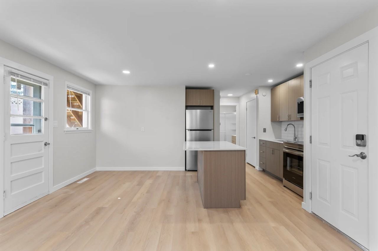 119 Wilbur Ave #1 - Photo 4 of 14