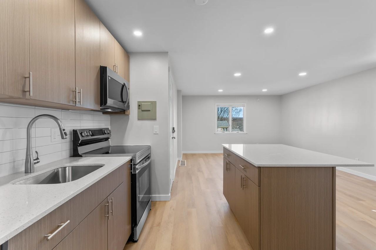 119 Wilbur Ave #1 - Photo 5 of 14