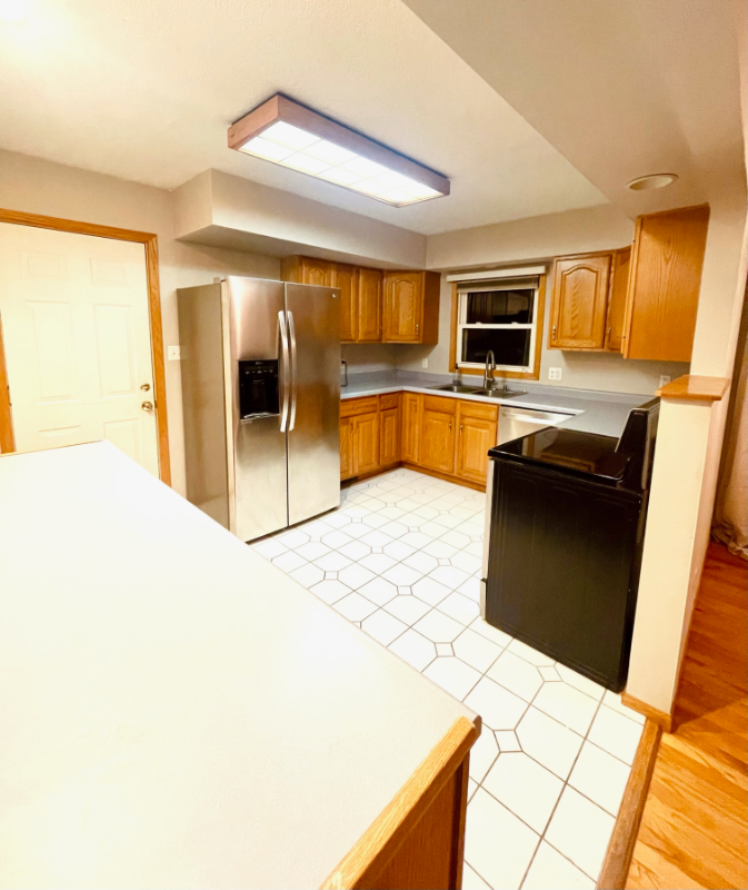 525 Sw Maple St - Photo 2 of 12