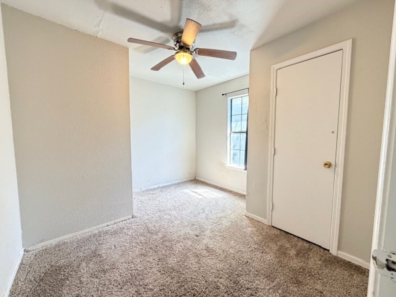 321 Huntington - Photo 5 of 13