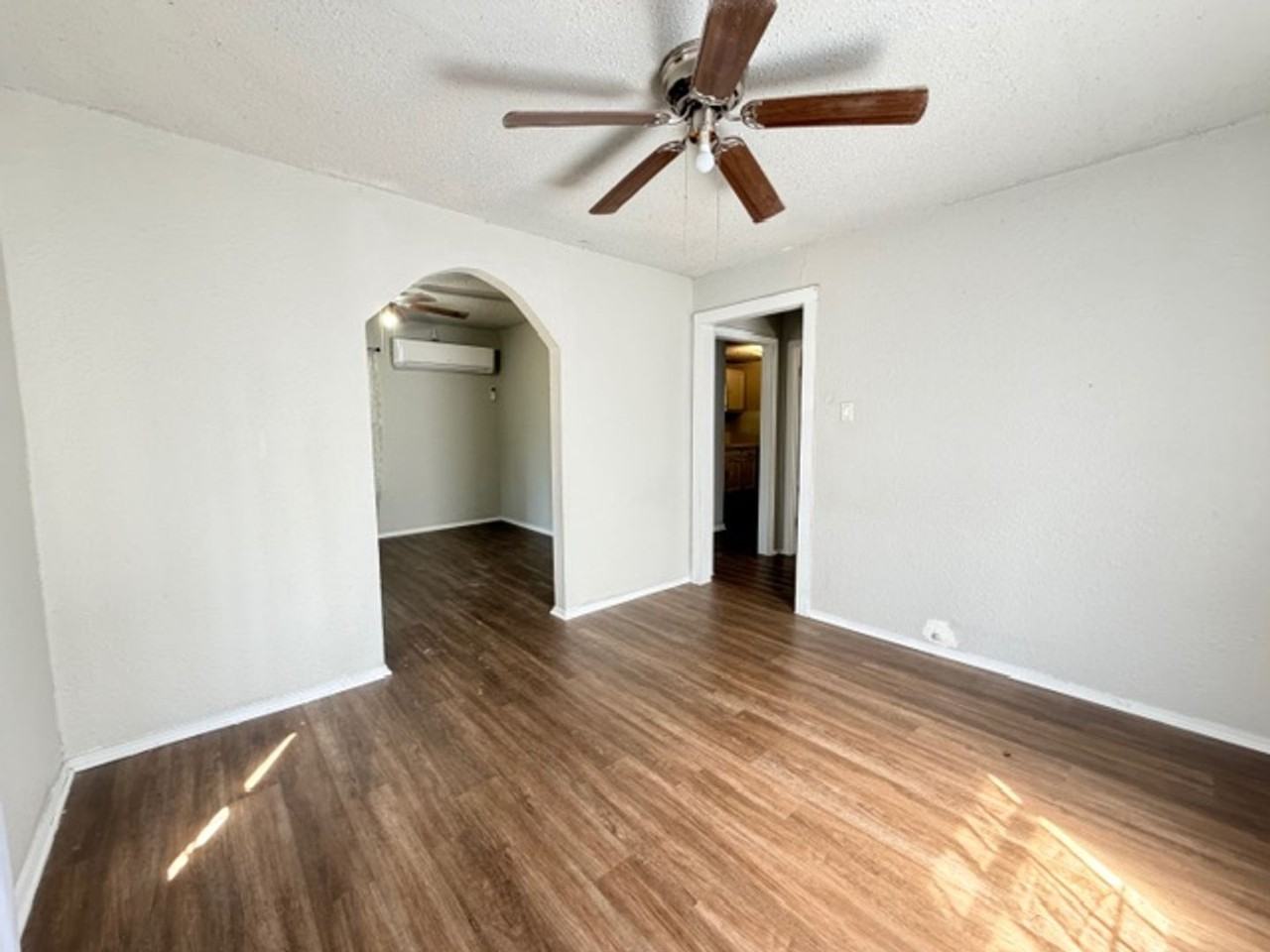 321 Huntington - Photo 6 of 13