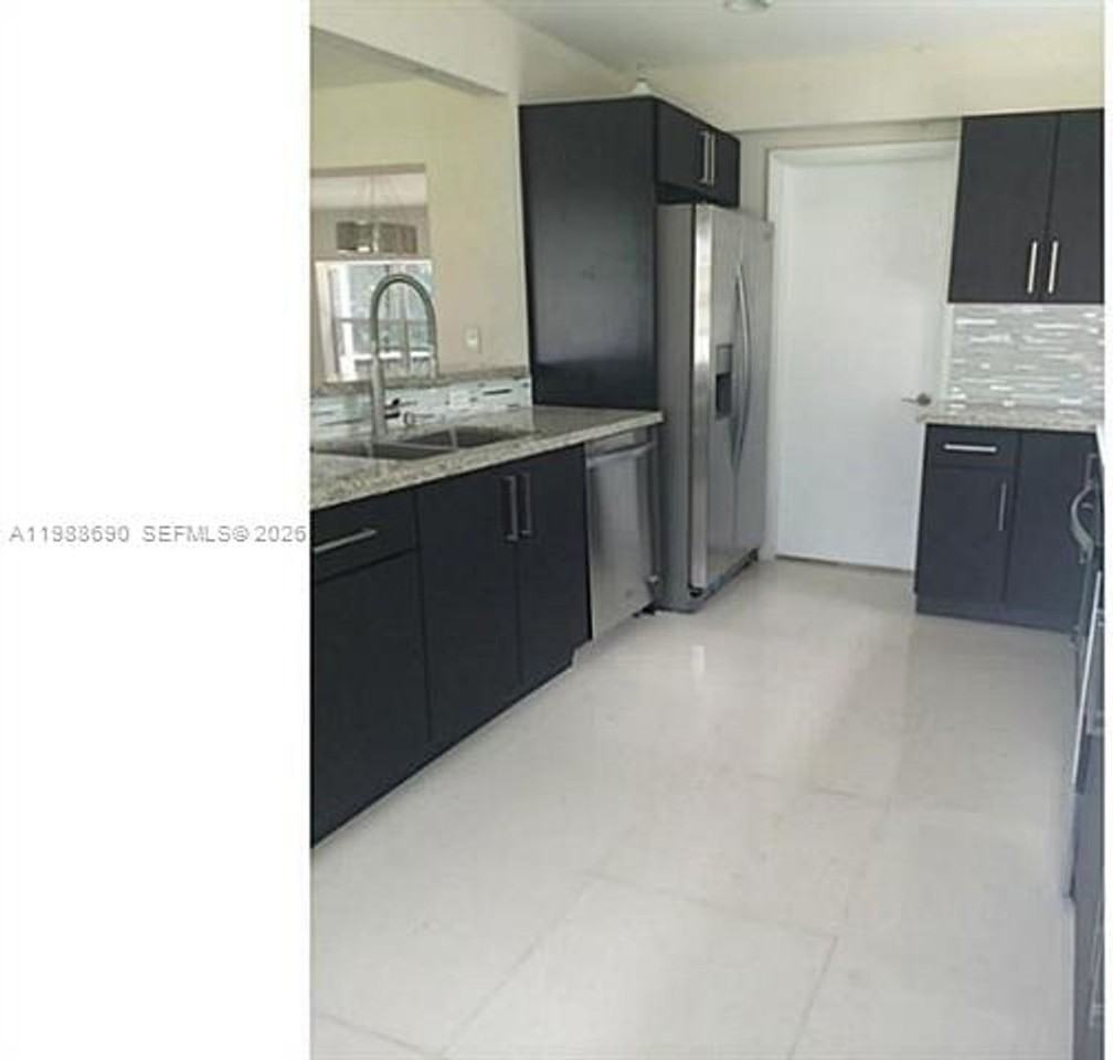 740 Ne 179th Ter - Photo 4 of 32