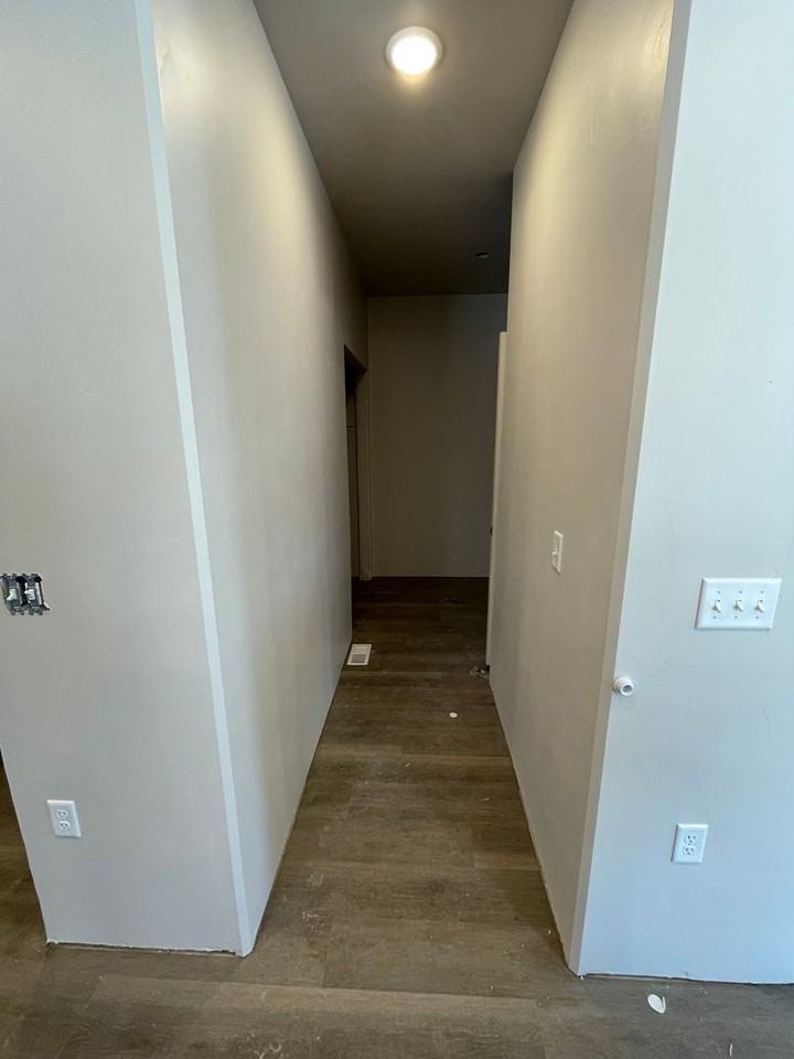 7404 N Paw St. - Photo 6 of 34