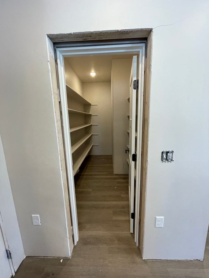 7404 N Paw St. - Photo 7 of 34