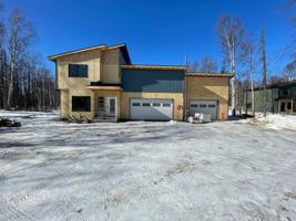 featured image of 7404 N Paw St