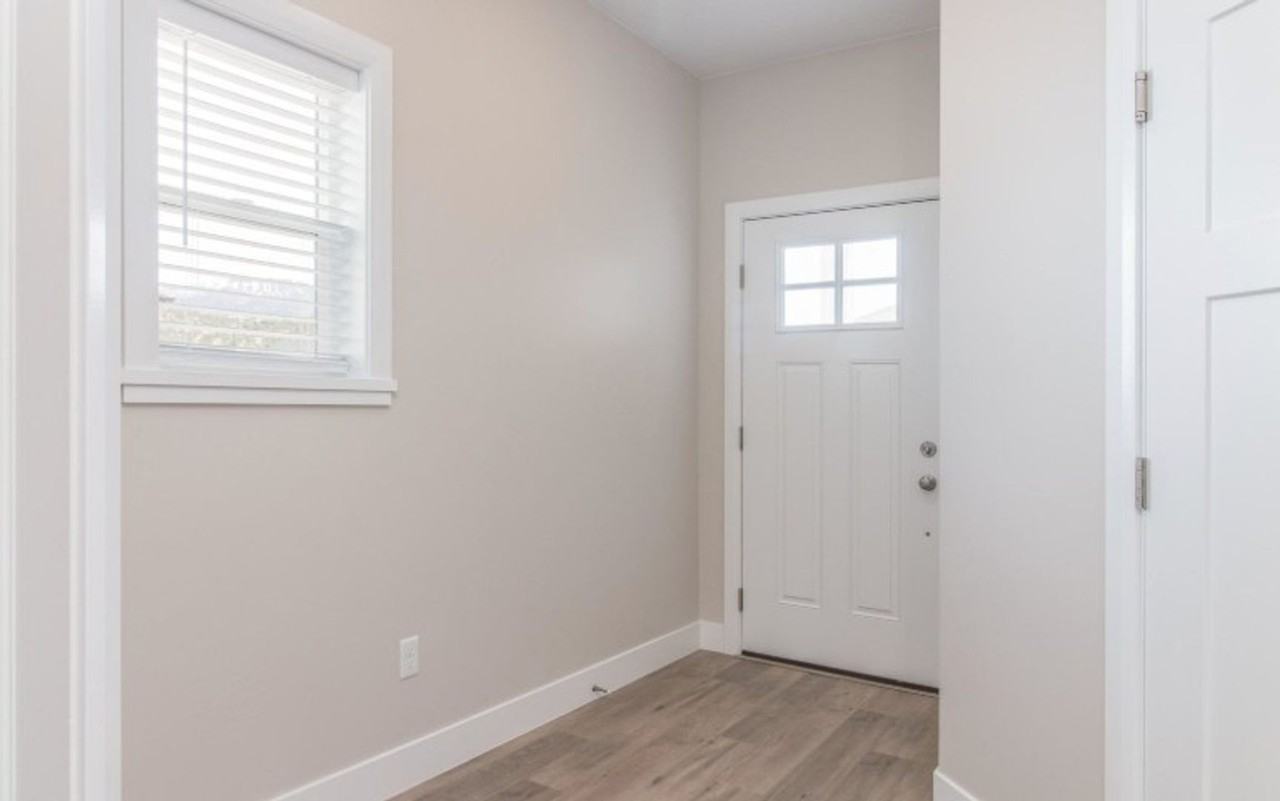 2694 W 220 N - Photo 2 of 14