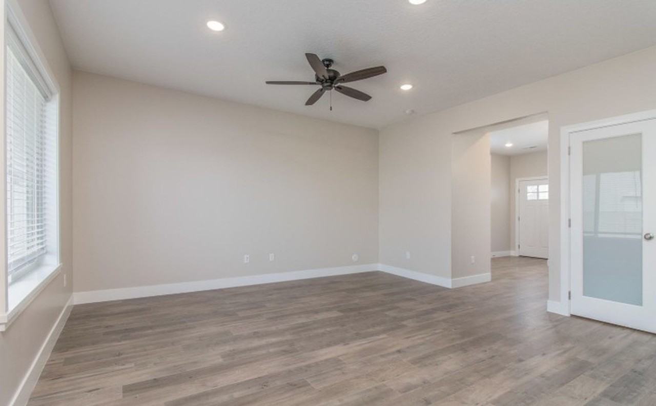 2694 W 220 N - Photo 3 of 14